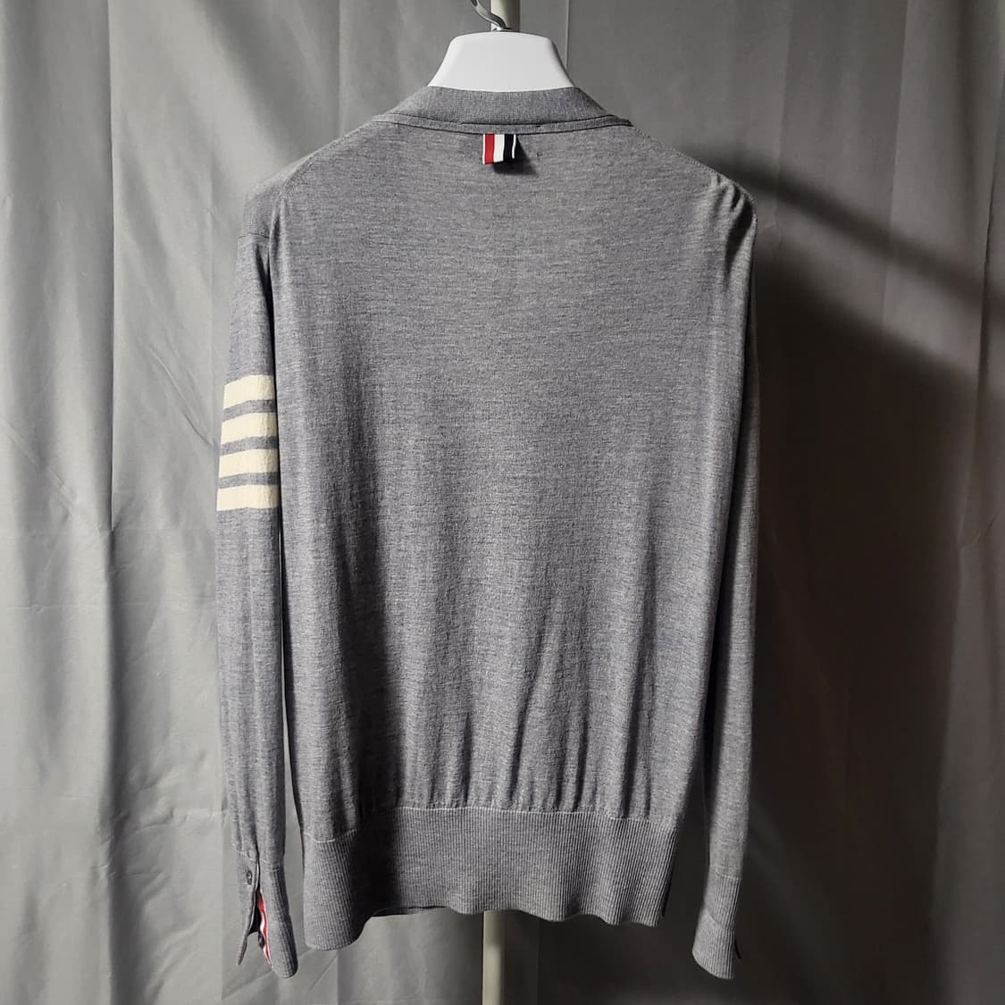 [새상품급/2 size]톰브라운 사선완장 메리노 울 가디건 상품이미지2