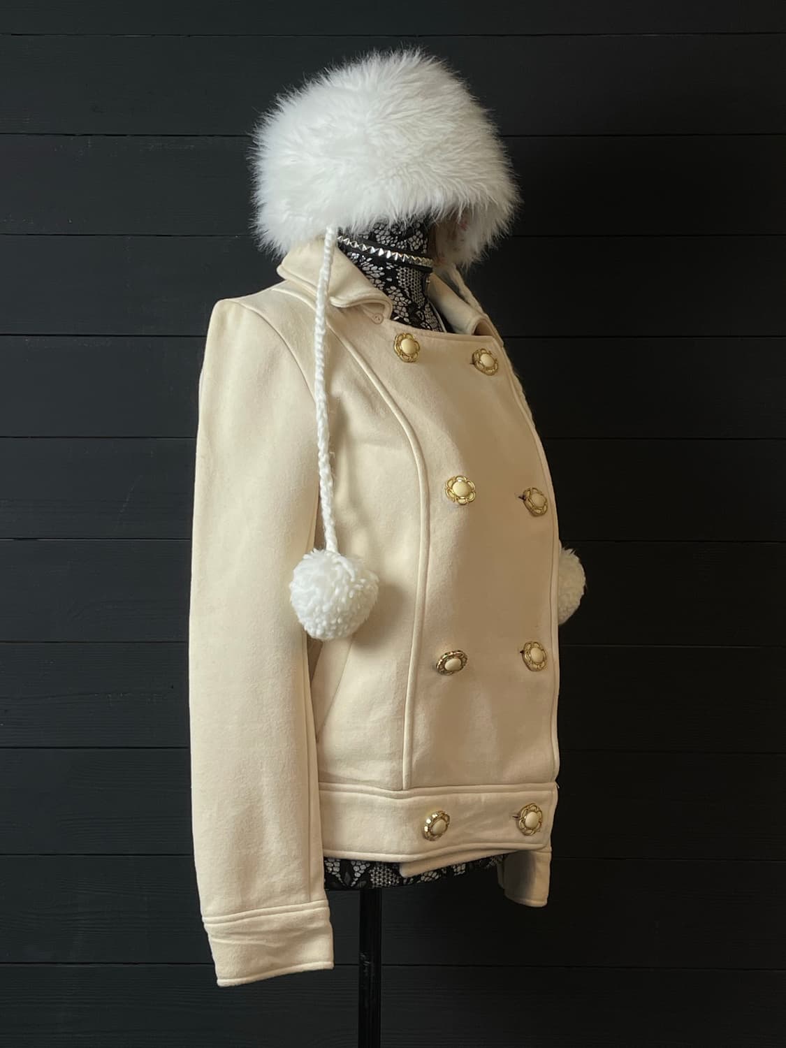 CECIL McBEE 세실맥비 갸루 크림 아이보리 화이트 금장 숏코트 상품이미지2