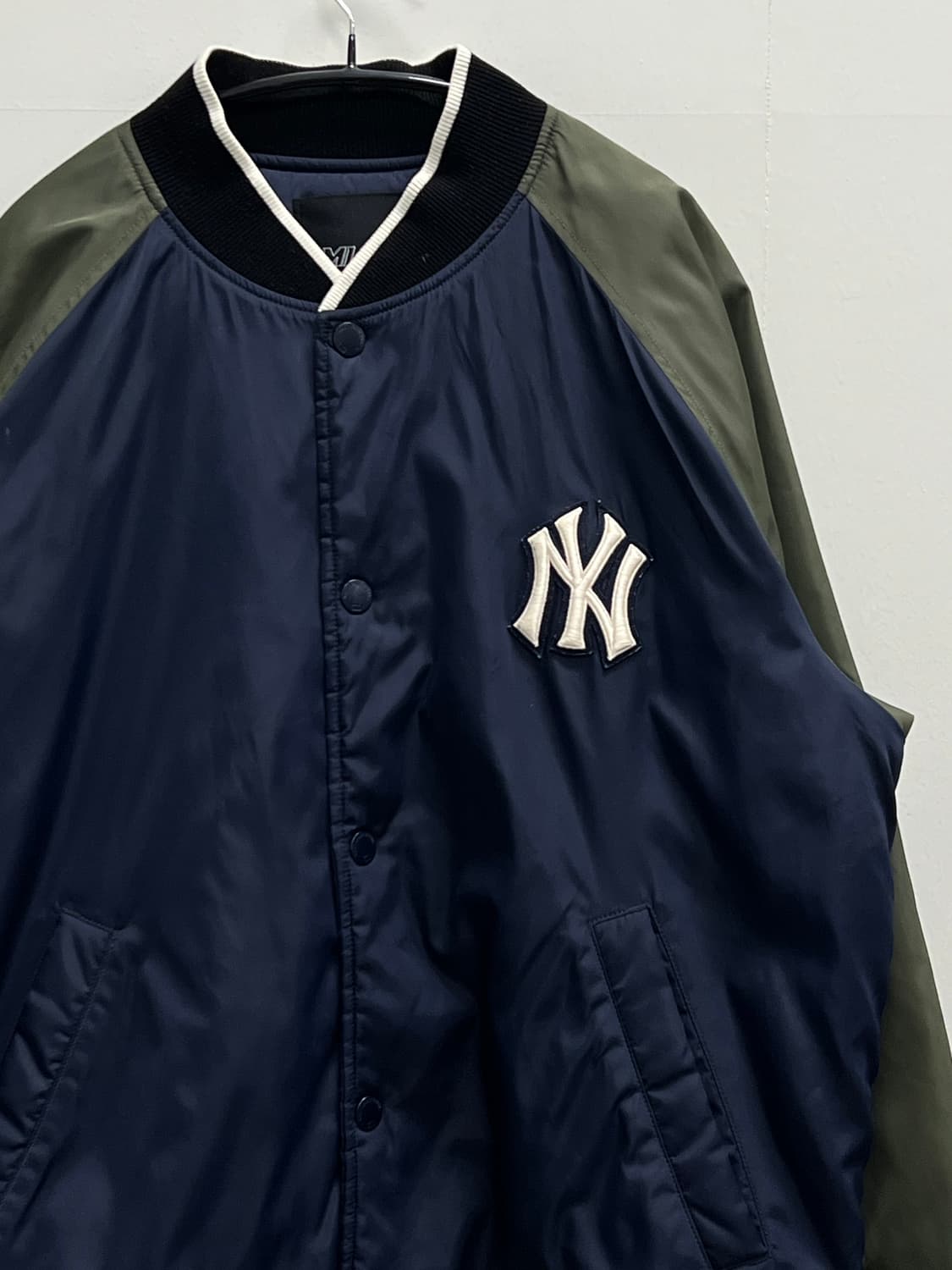 MLB 뉴욕양키스 파카링 베이스볼 점퍼 네이비/카키 상품이미지3