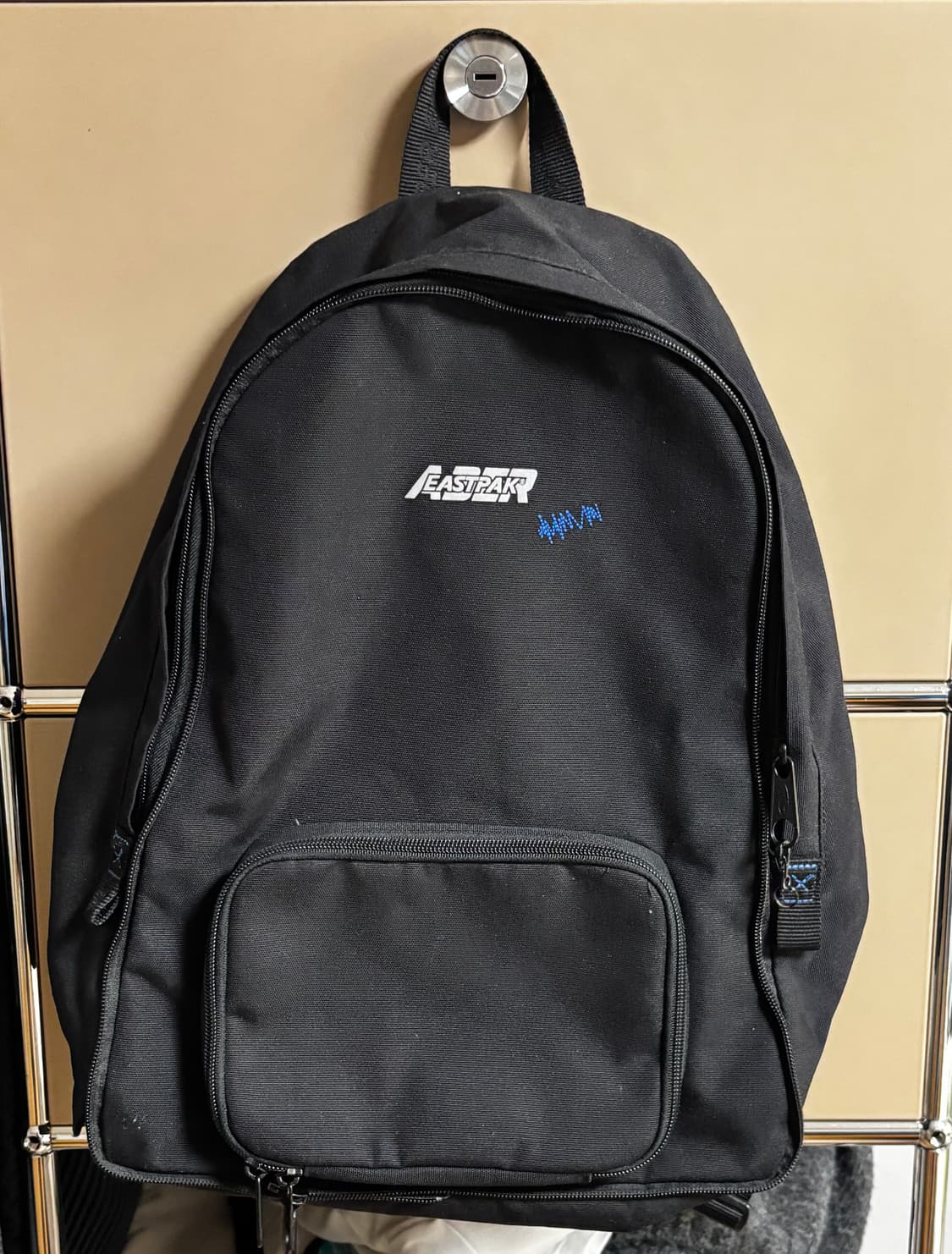 아더에러 이스트팩 콜라보 백팩 상품이미지3