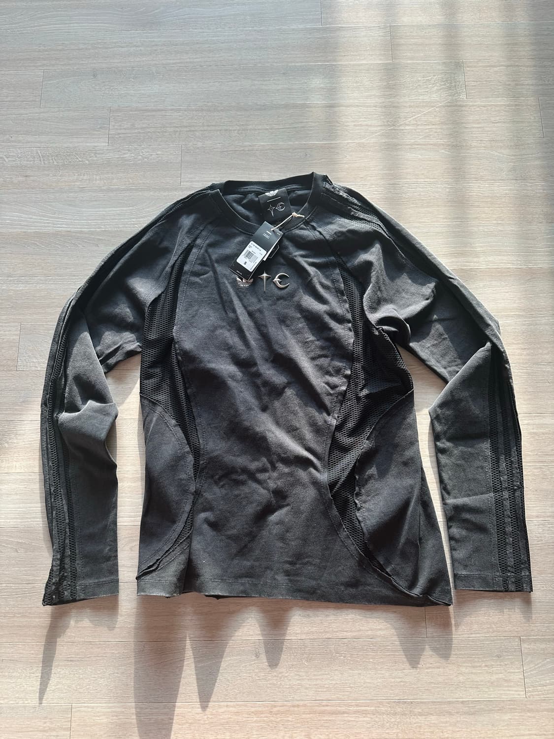 아디다스 x 떠그클럽 롱슬리브 (KR 사이즈 S) 상품이미지2