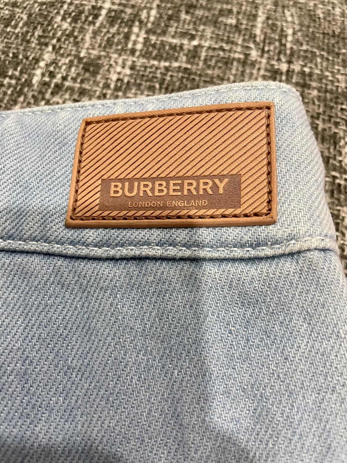 버버리 여성 연청 와이드 데님 W26 매장판 상품이미지3