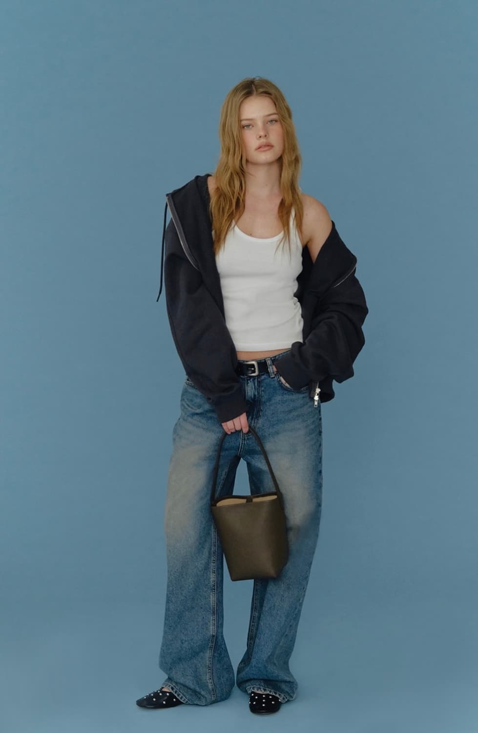넛넛 Roe Mini Bucket Bag - BROWN 상품이미지3