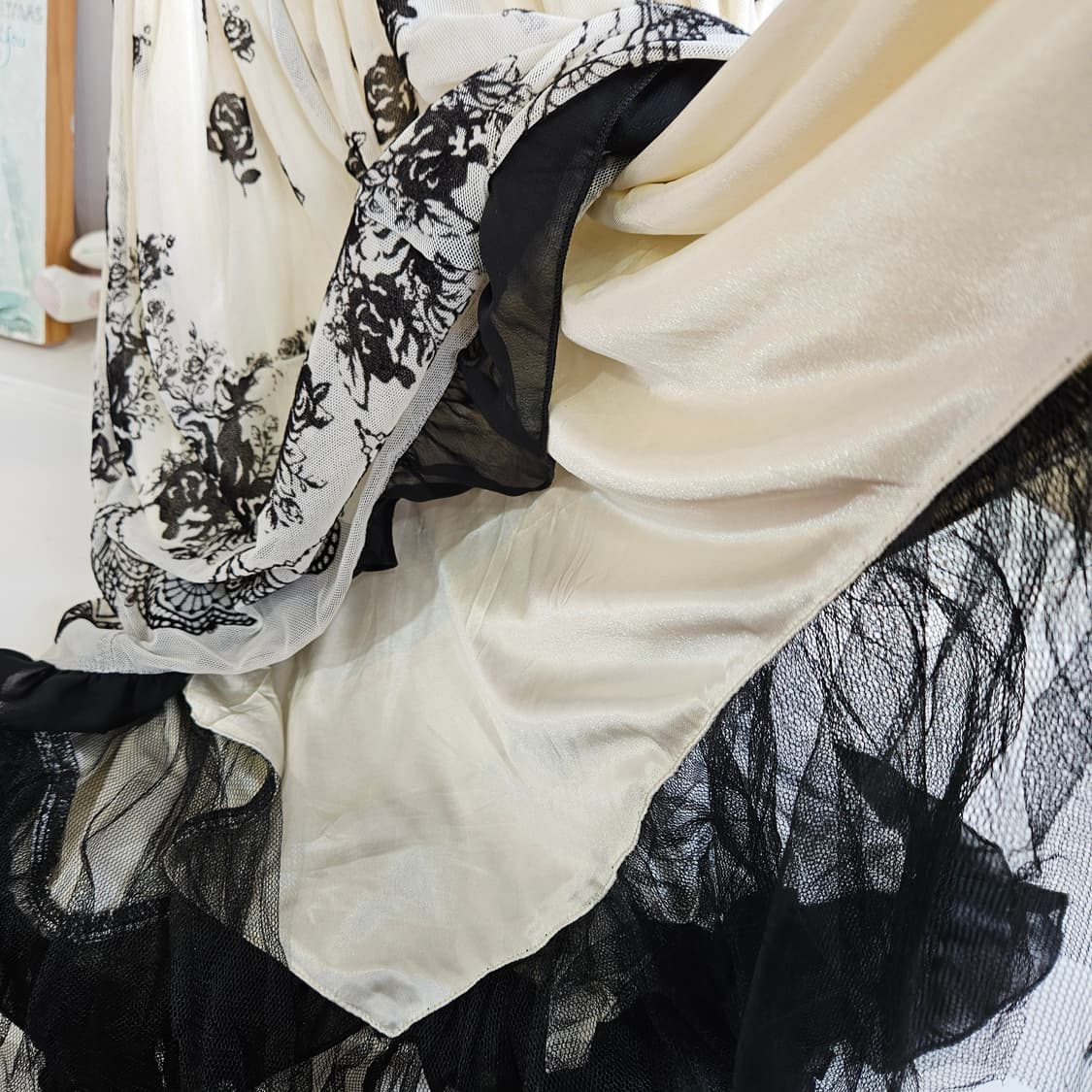 0327(axes femme) 블랙 로즈 튤 레이어드 원피스 상품이미지7