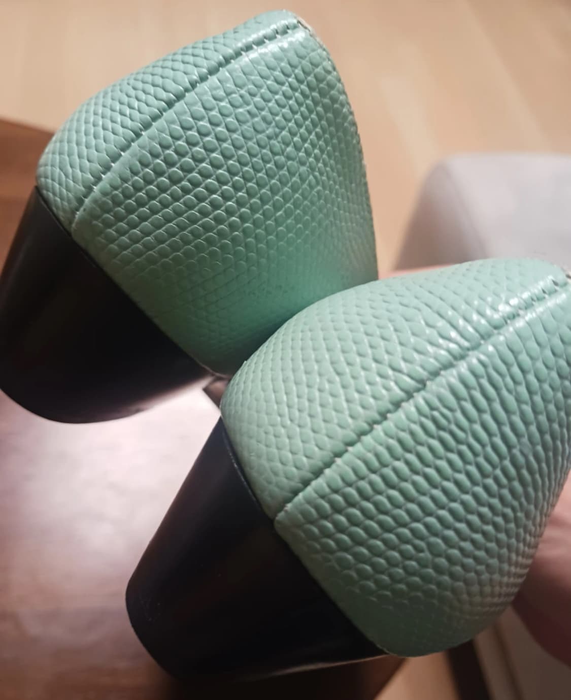 페레가모 y2k 민트 바라보우 펌프스힐 상품이미지3