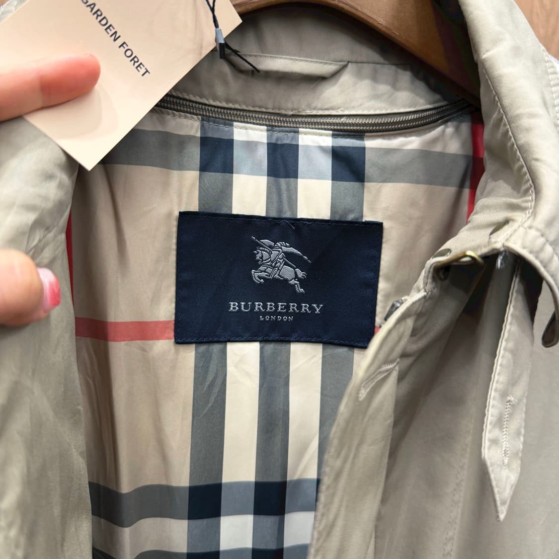 버버리 런던 후드 사파리 자켓 체크 라이닝 허리 스트링 디테일 베이지 상품이미지6