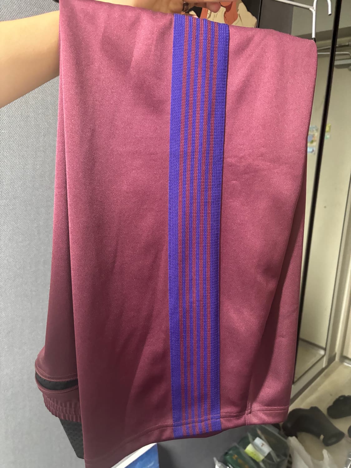 니들스 HD 트랙팬츠 와인 S사이즈 상품이미지1