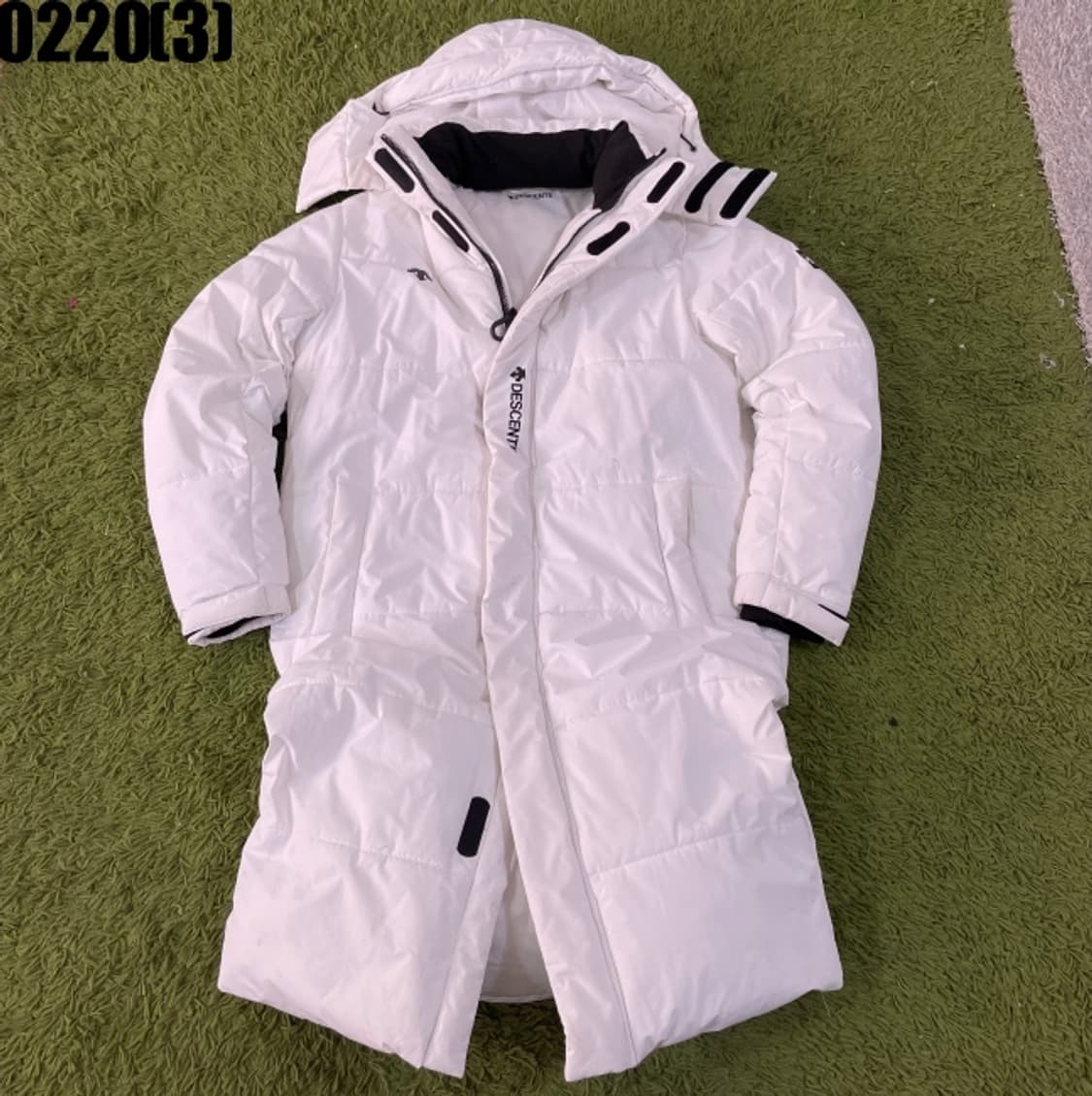 데상트 롱패딩 상품이미지1