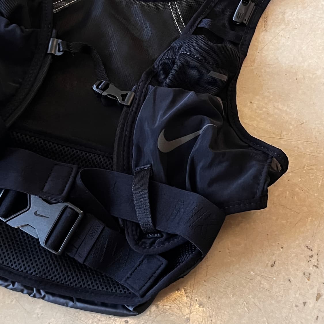 나이키 트랜스폼 패커블 러닝 베스트 상품이미지3