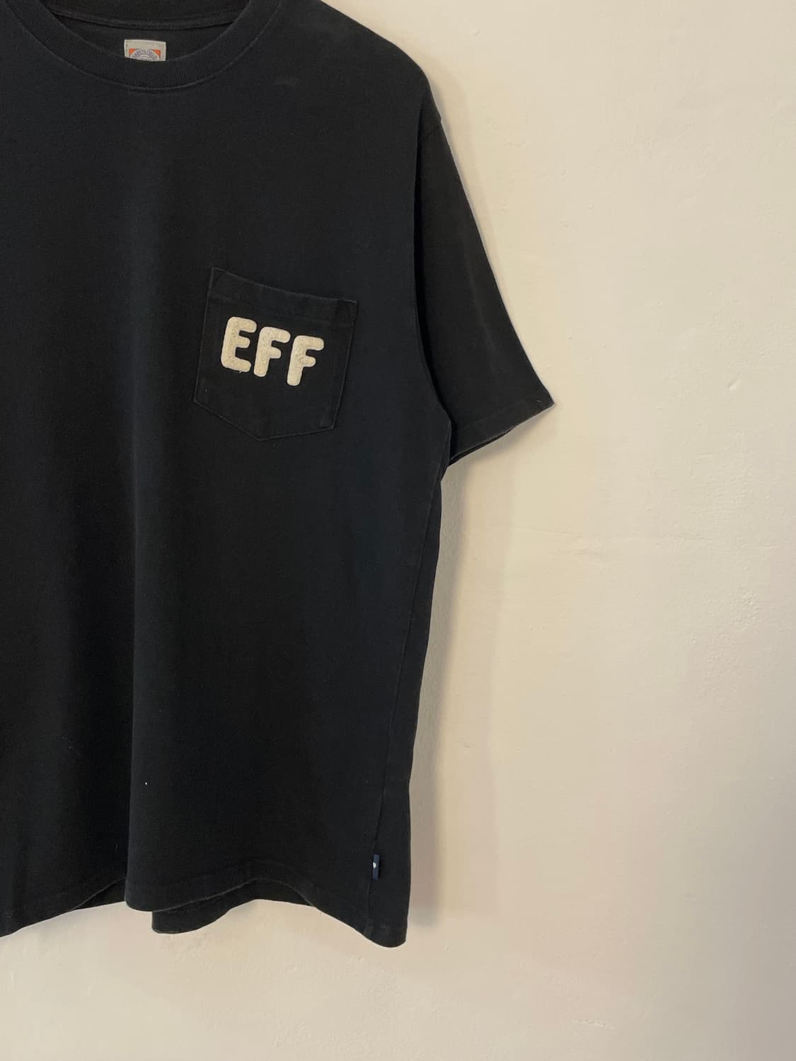 이벳필드 자수 포켓 티셔츠  상품이미지3