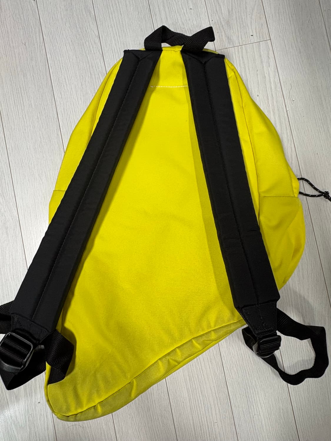 판매) 이스트팩XMM6 메종 마르지엘라 드리핑 백팩 옐로우 상품이미지5