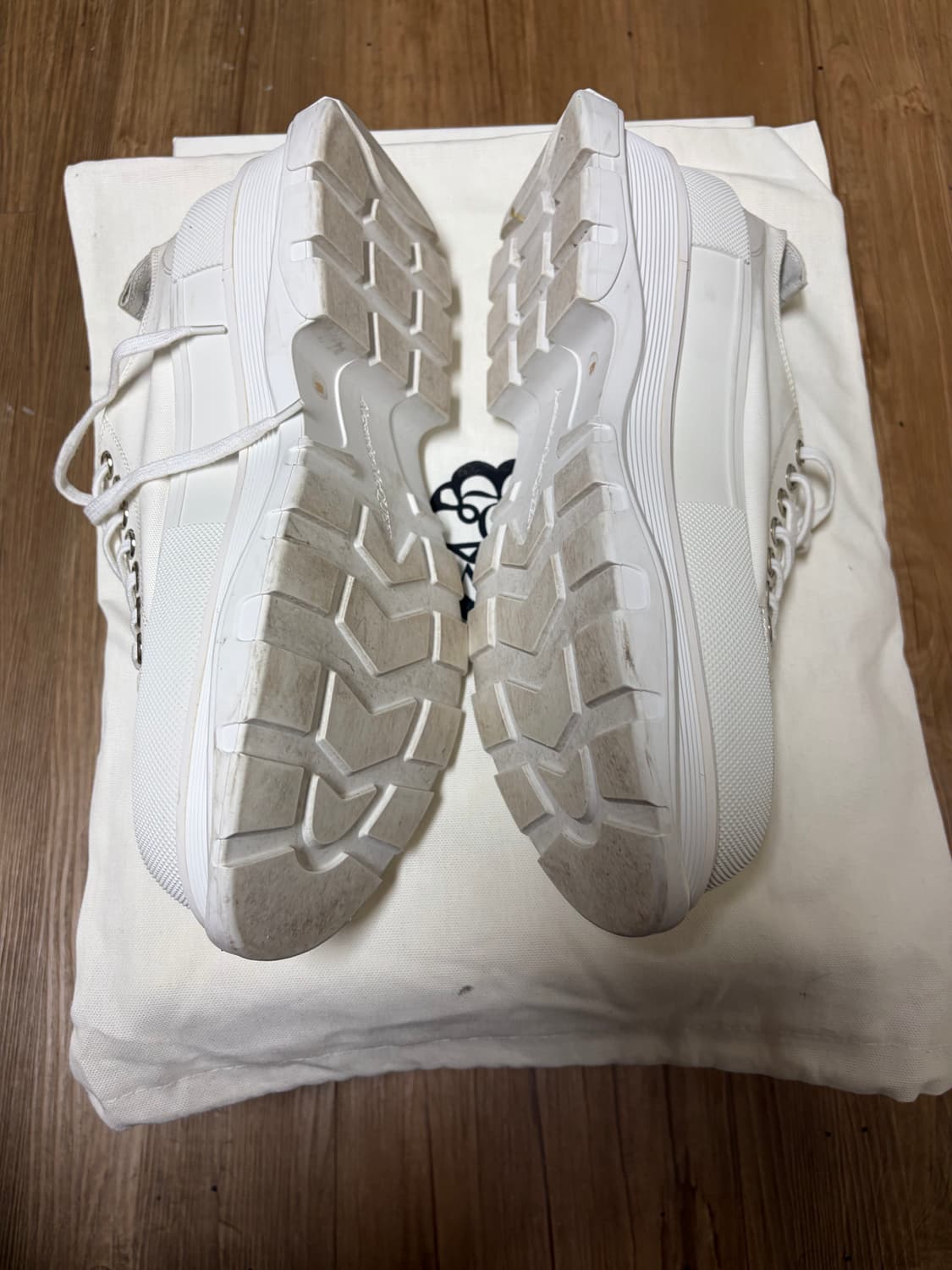 알렉산더 맥퀸 오버솔 캔버스 상품이미지4