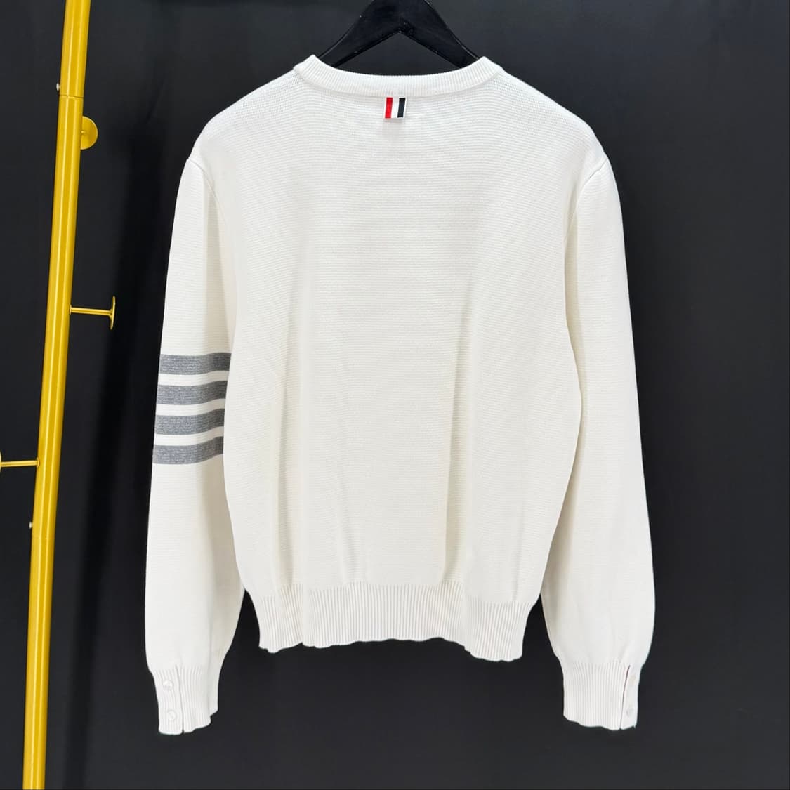 [4사이즈] 톰브라운 사선완장 밀라노스티치 니트 (MKA202A) 상품이미지4