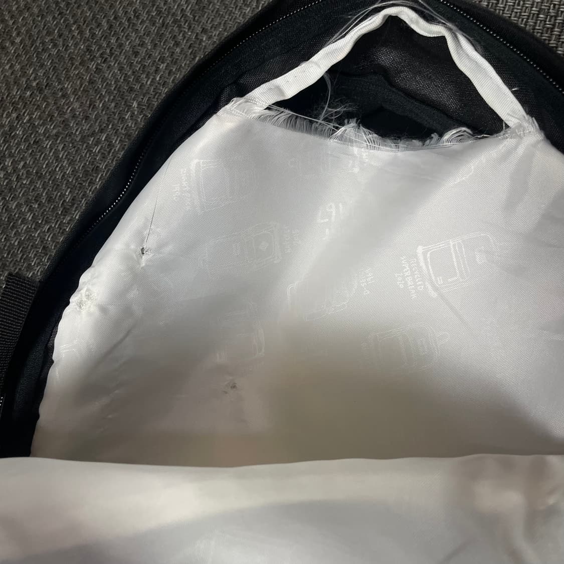 잔스포츠 JANSPORT 블랙 백팩 상품이미지5