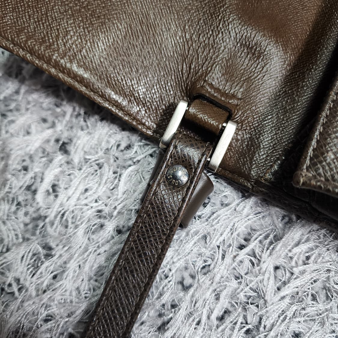 루이비통 타이가 세컨백 클러치백 상품이미지9