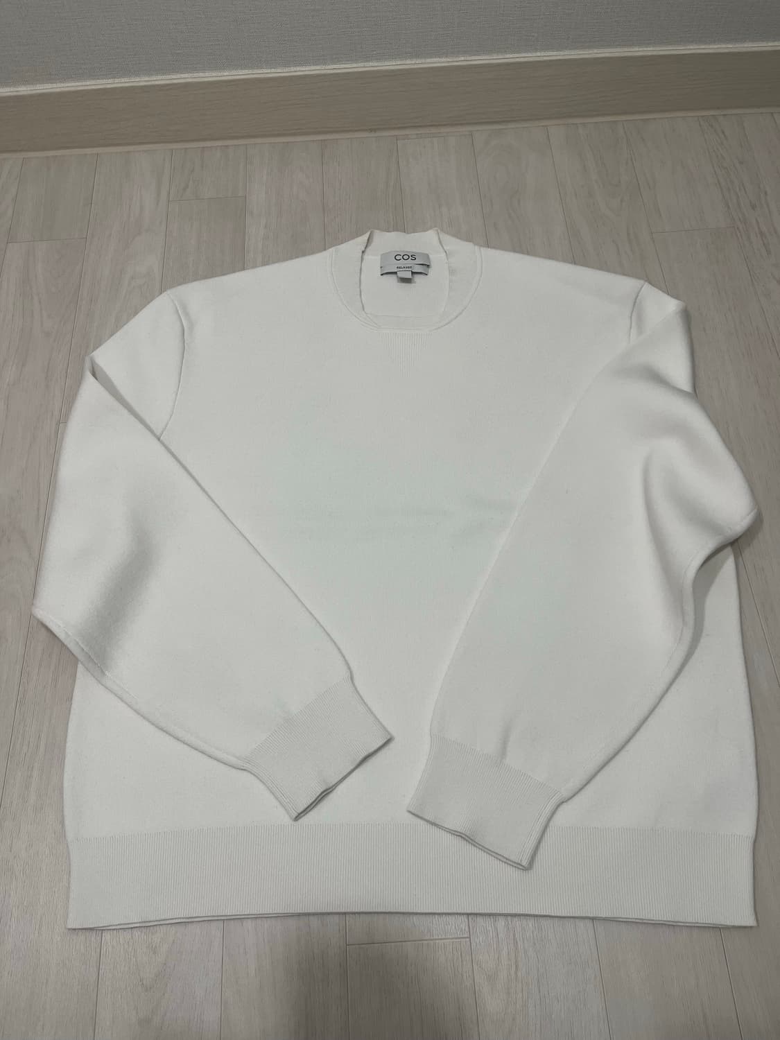 코스 더블페이스 보머 넥 니트 스웨터 화이트색상 라지사이즈 상품이미지4