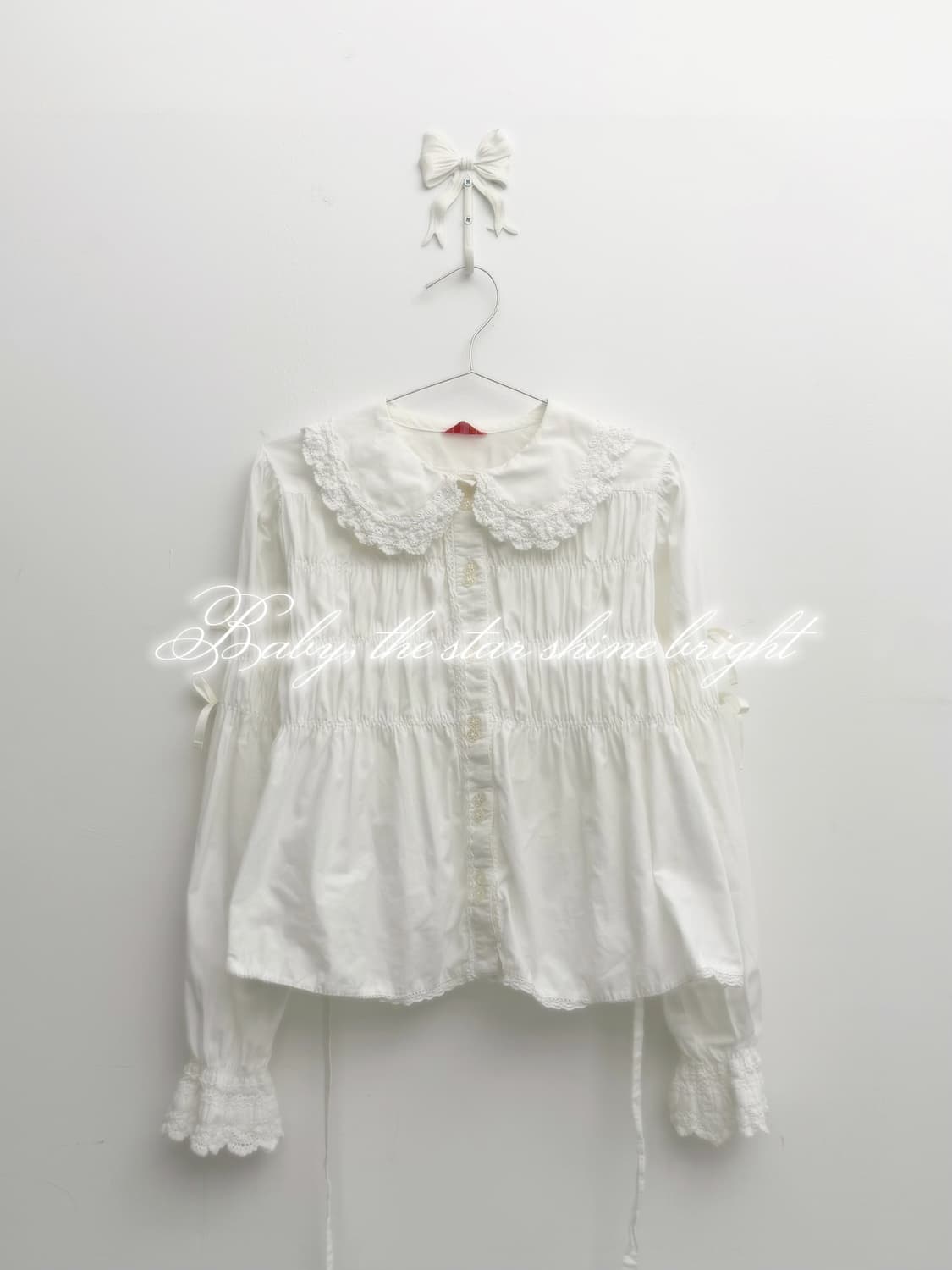 화이트 프릴 디테일 블라우스 상품이미지1