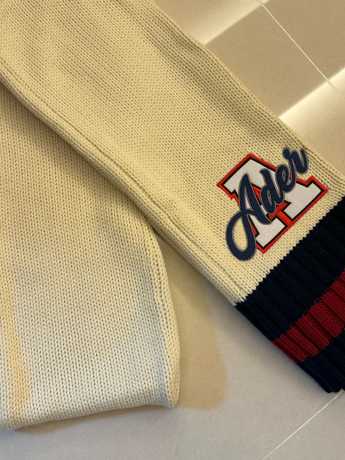 아더에러 머플러 상품이미지3