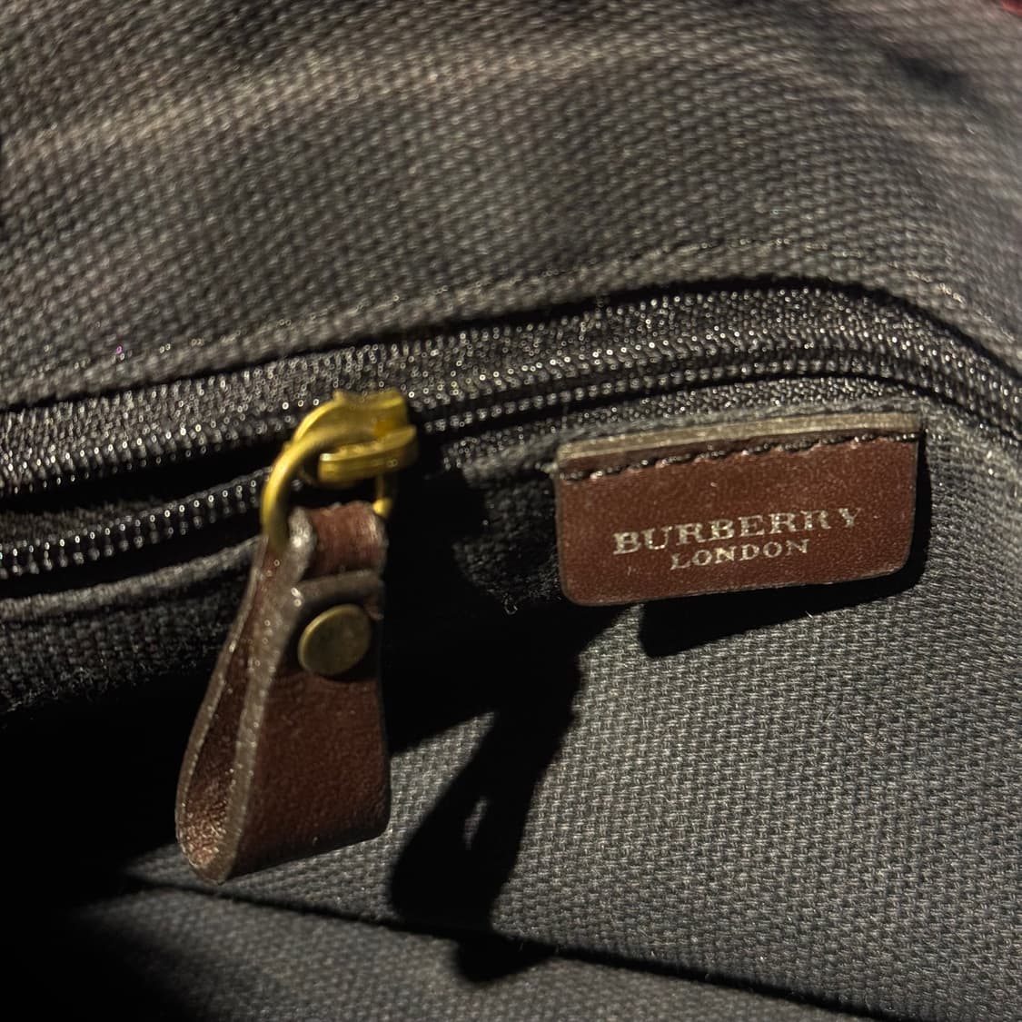 버버리 노바체크 레더 숄더백 실린더백 y2k 상품이미지7