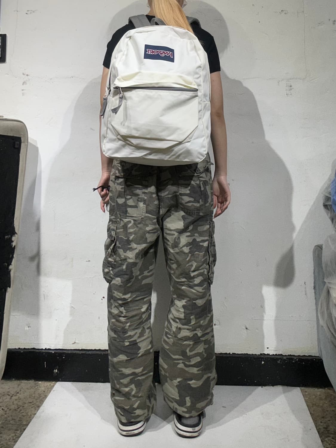 잔스포츠 화이트 백팩 가방 상품이미지3
