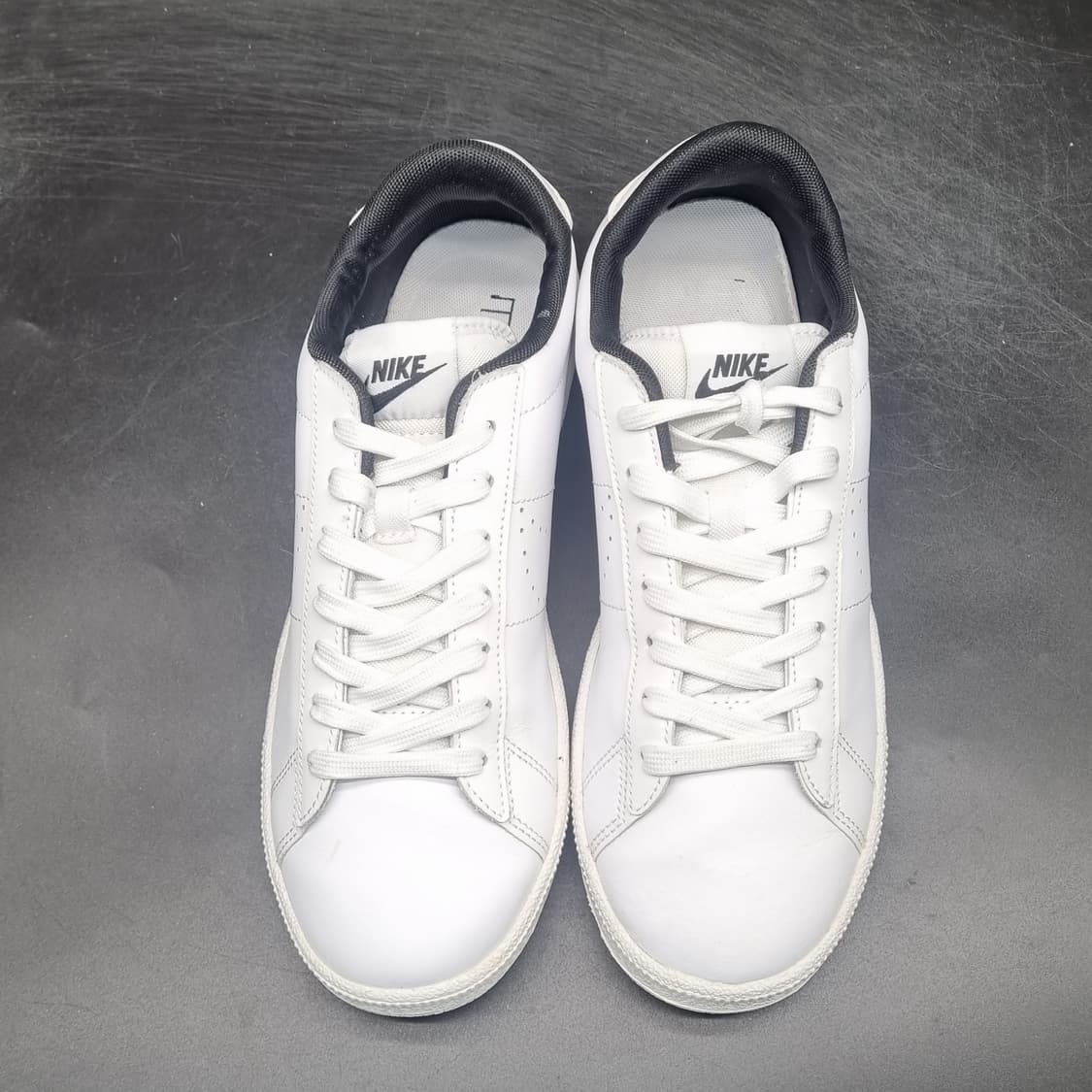 나이키 테니스 클래식 스니커즈 255 상품이미지2