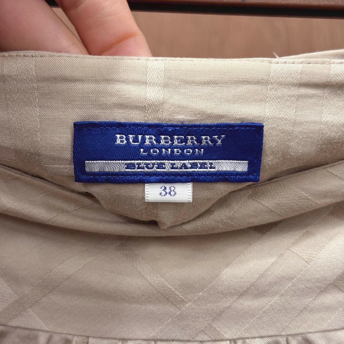 버버리 블루 라벨 체크 자카드 리본 디테일 플레어 스커트 베이지 상품이미지7