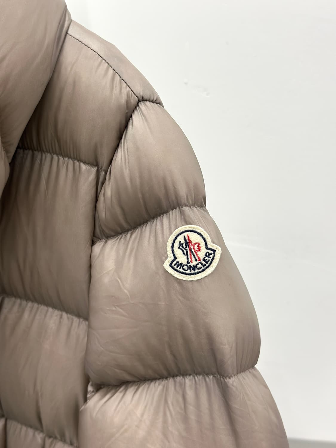 몽클레어 샴페인 골드 라베단 롱 다운 패딩  상품이미지6