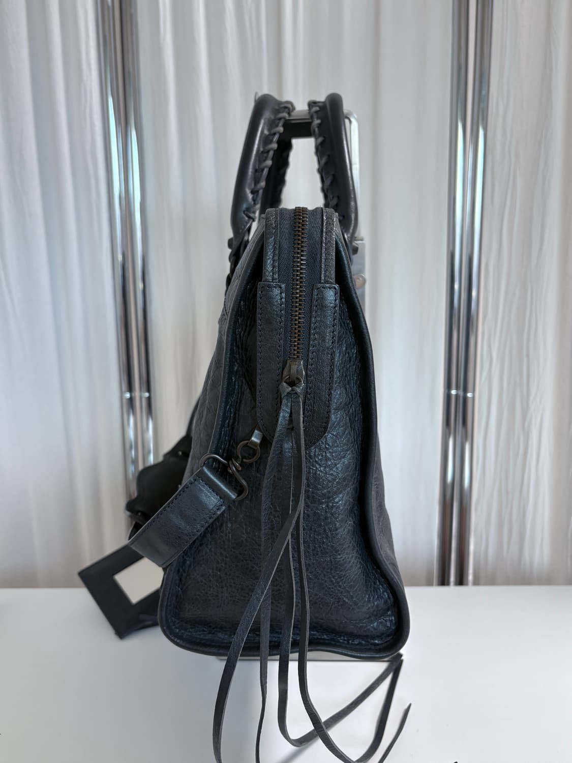 발렌시아가 시티 모터백 그레이 상품이미지3