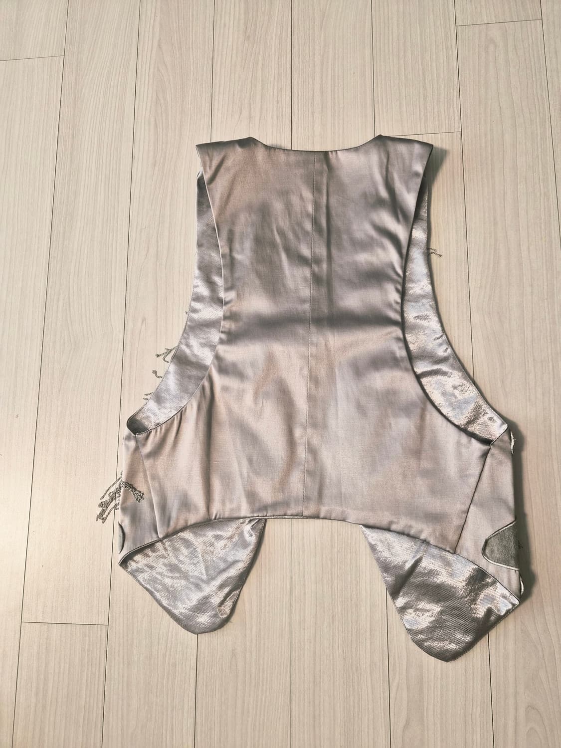 (새상품) YARNIE 뉴욕 실버 체인&스터드 자수 포인트 베스트 상품이미지4