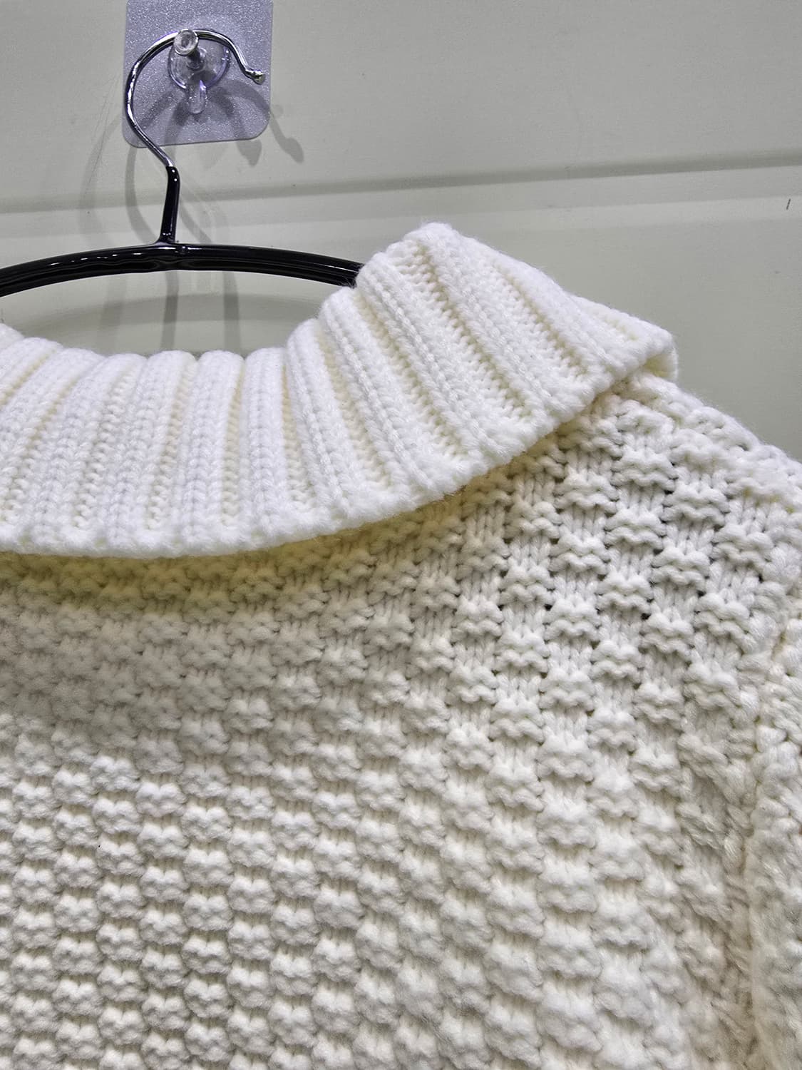 아이보리 니트 가디건 보석 단추 장식 상품이미지7