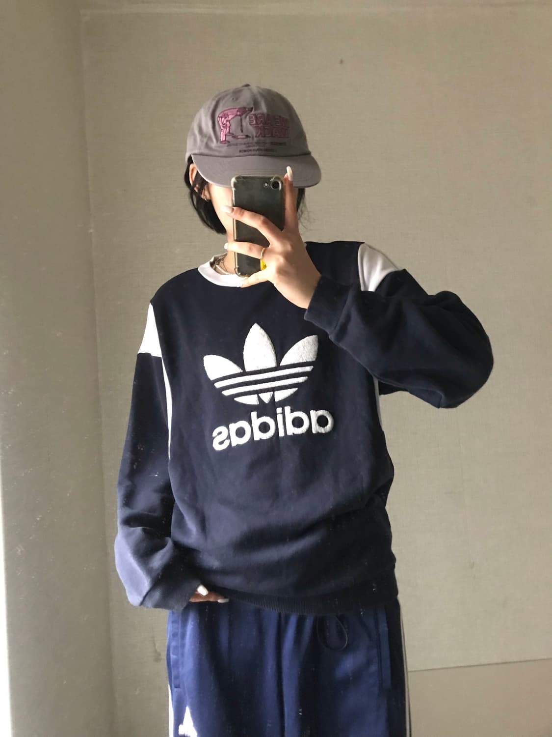 아디다스 네이비 빅로고 맨투맨 상품이미지3