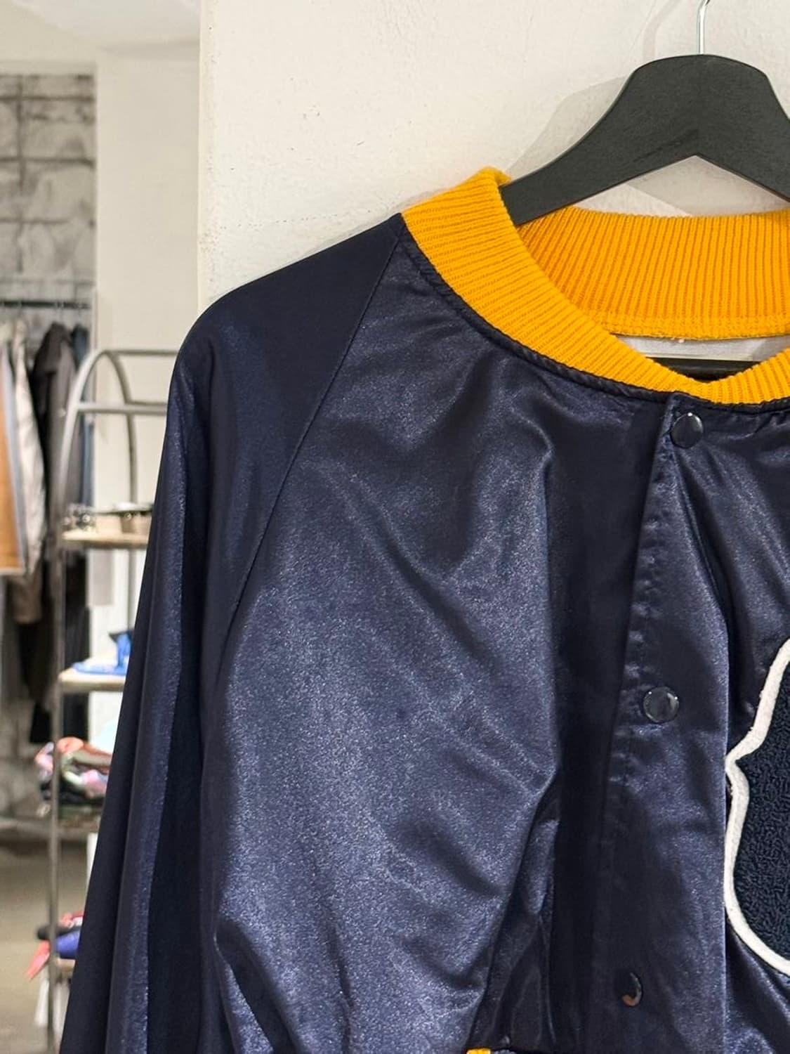 나나서카 네이비 패치 크롭 봄버 자켓 상품이미지2