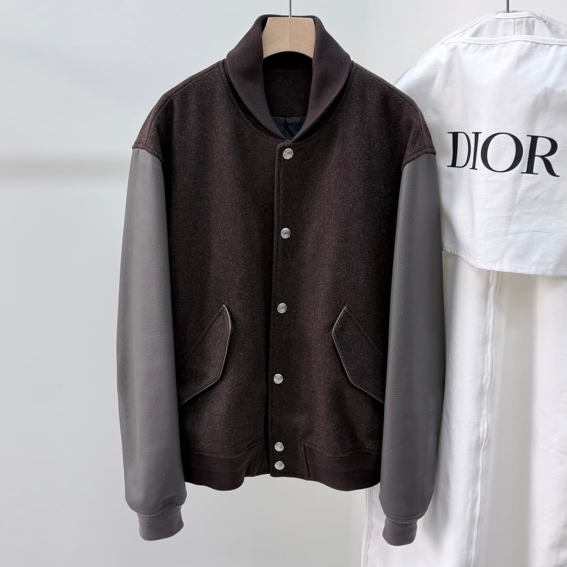 [S+급/52] 디올 1947 레터링 스타디움 바시티 자켓 풀구성 상품이미지4