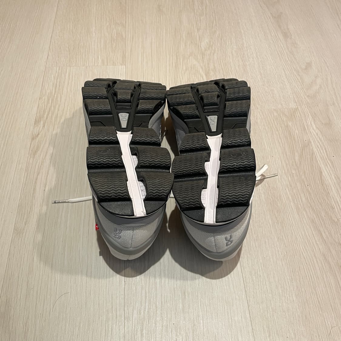 On Running 상품이미지8