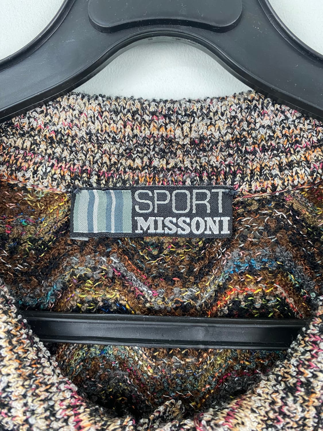 미쏘니 스포츠 지그재그 패턴 하프집업 니트 스웨터 상품이미지3