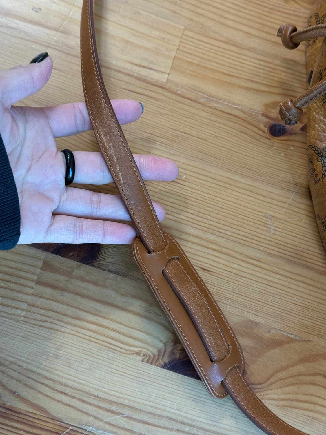 mcm 엠씨엠 정품 여성 가방 복조리백 트로스백 숄더백 상품이미지4