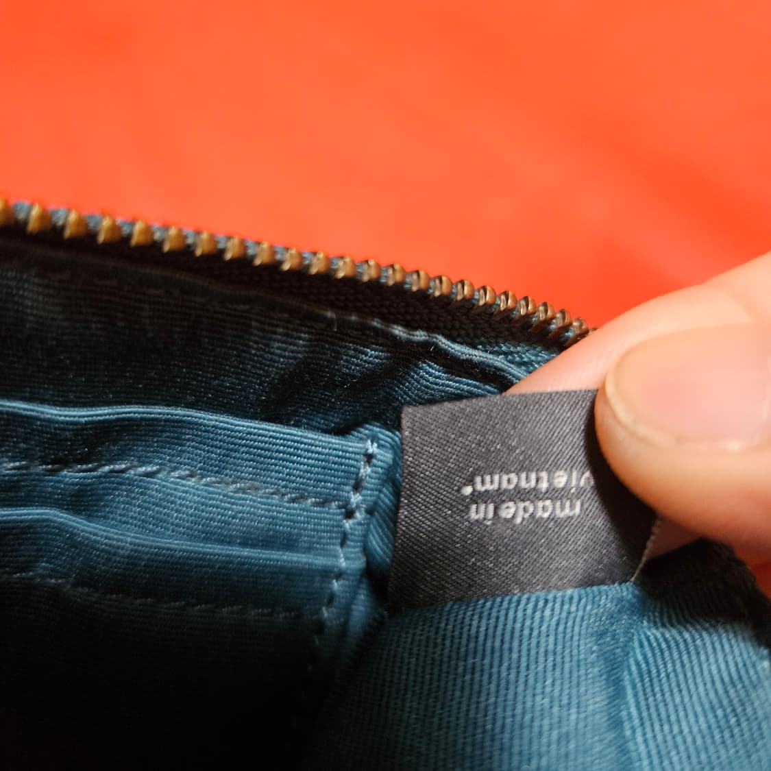 코치(COACH) 글리터 패치 버드 지퍼 지갑 상품이미지6