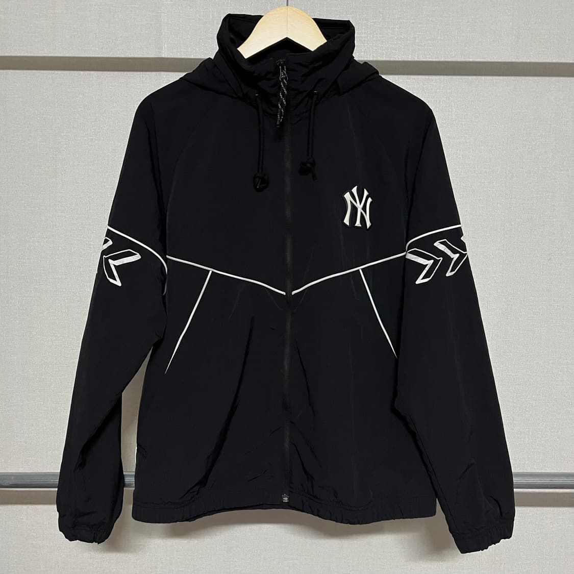 MLB 뉴욕 양키스 블랙 바람막이 M 상품이미지1