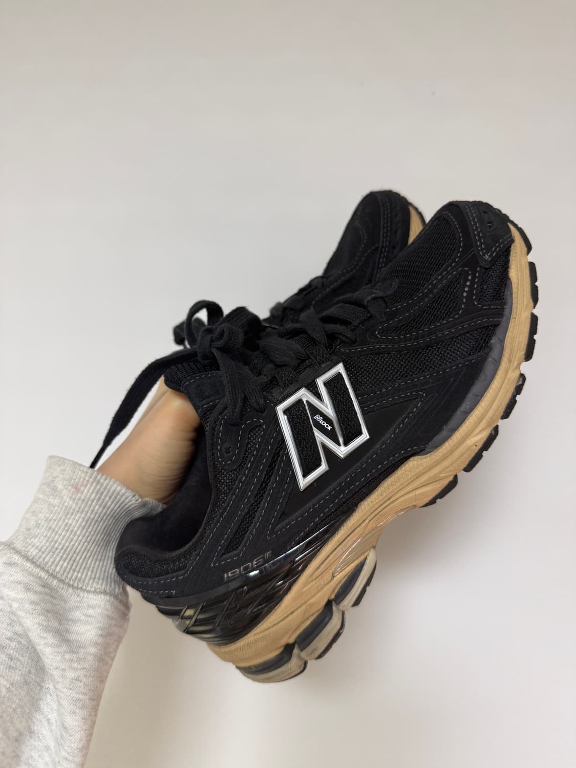 뉴발란스 1906r 블랙 타오스 토프 245size 상품이미지3