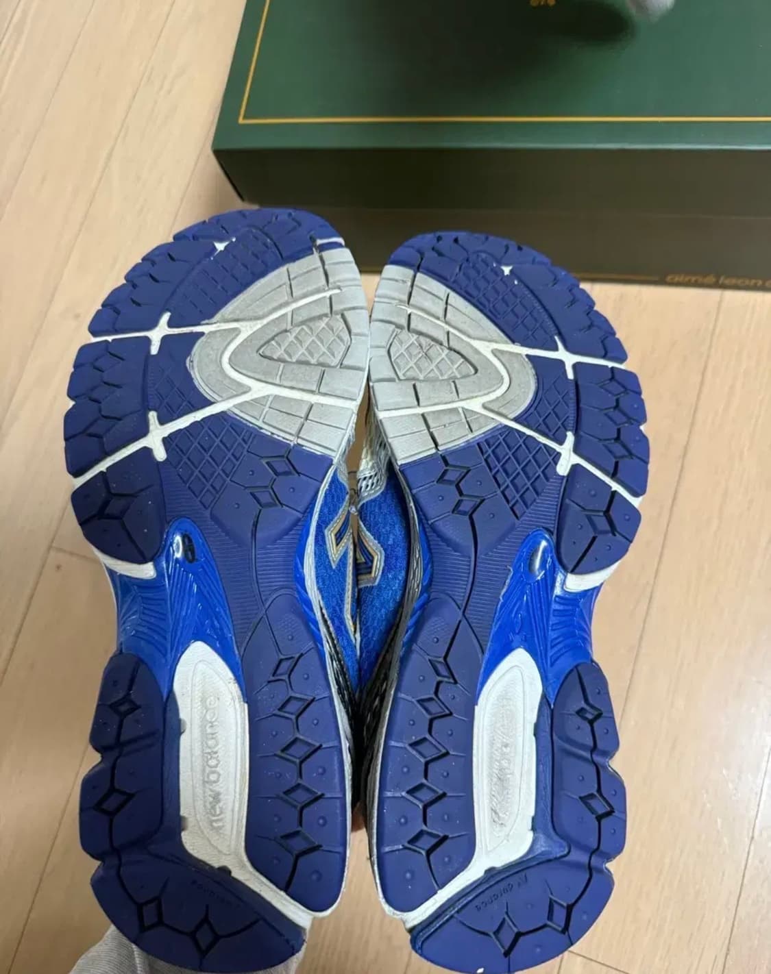 뉴발란스 860v2 에메레온도르 270 상품이미지2