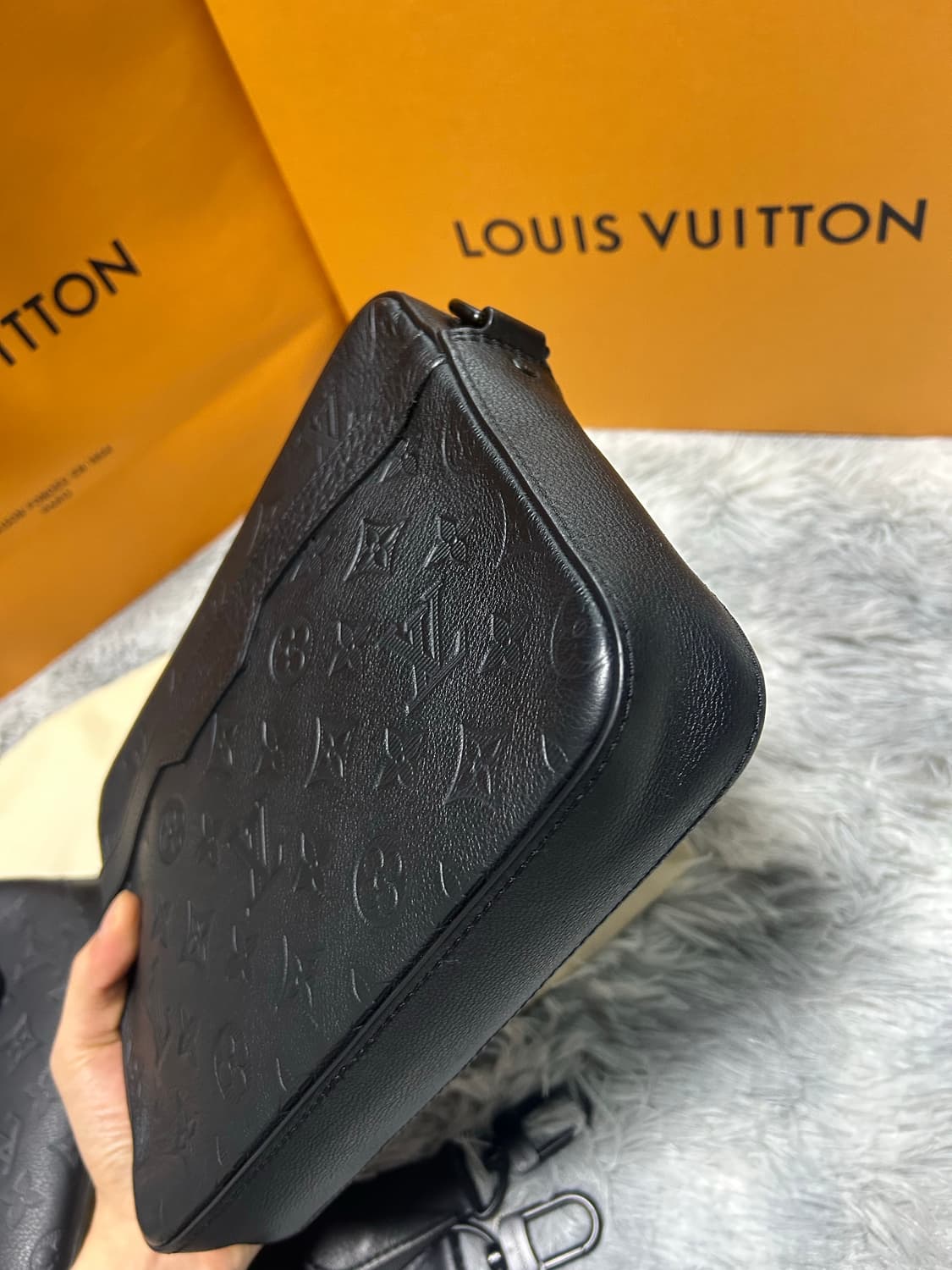 [풀구성/신형] 루이비통 쉐도우 트리오 메신저백 상품이미지4