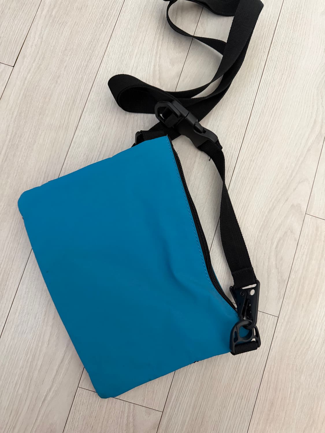 오베이 메쉬크로스백 상품이미지2