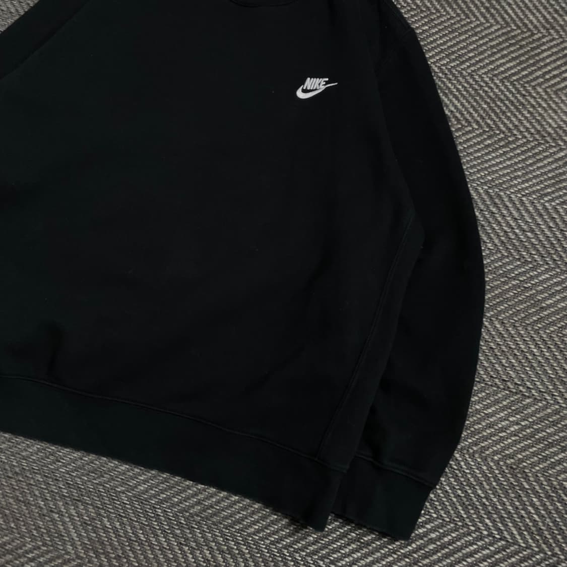 나이키 자수로고 박시핏 라운드 맨투맨 블랙y 4866 상품이미지3