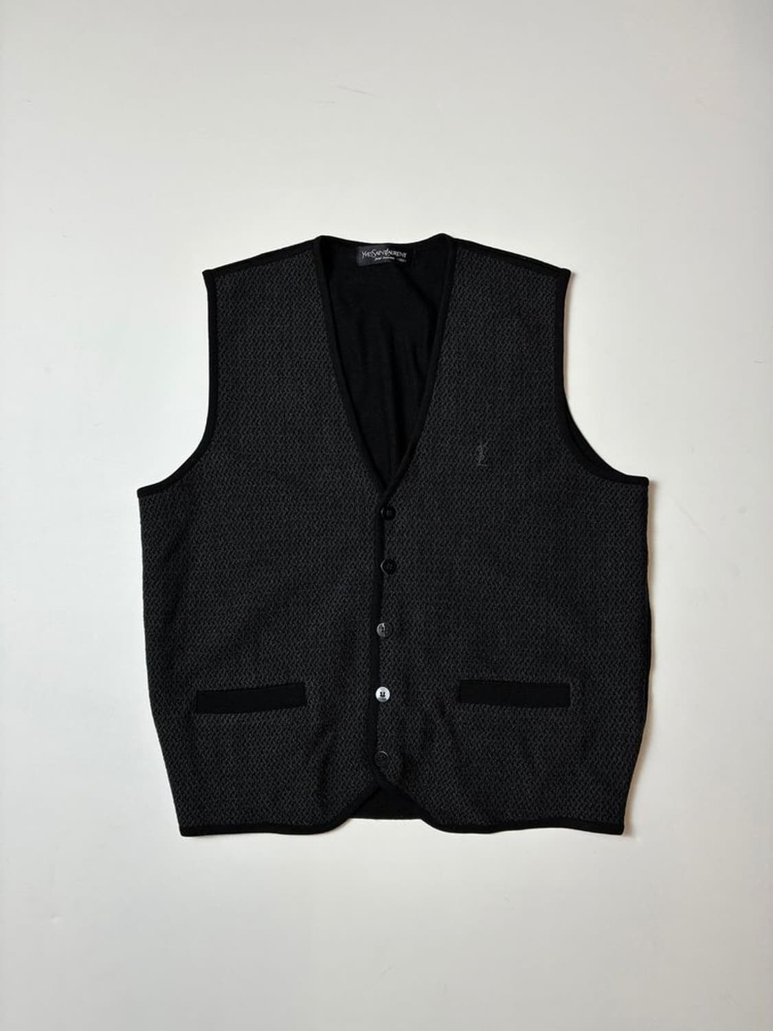 입생로랑 00's 울 니트 베스트 PN8195 상품이미지1