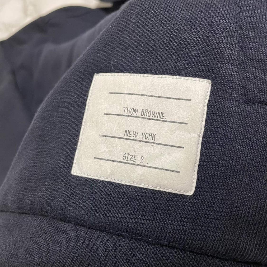 톰브라운 백삼선 후드티 2사이즈 상품이미지3