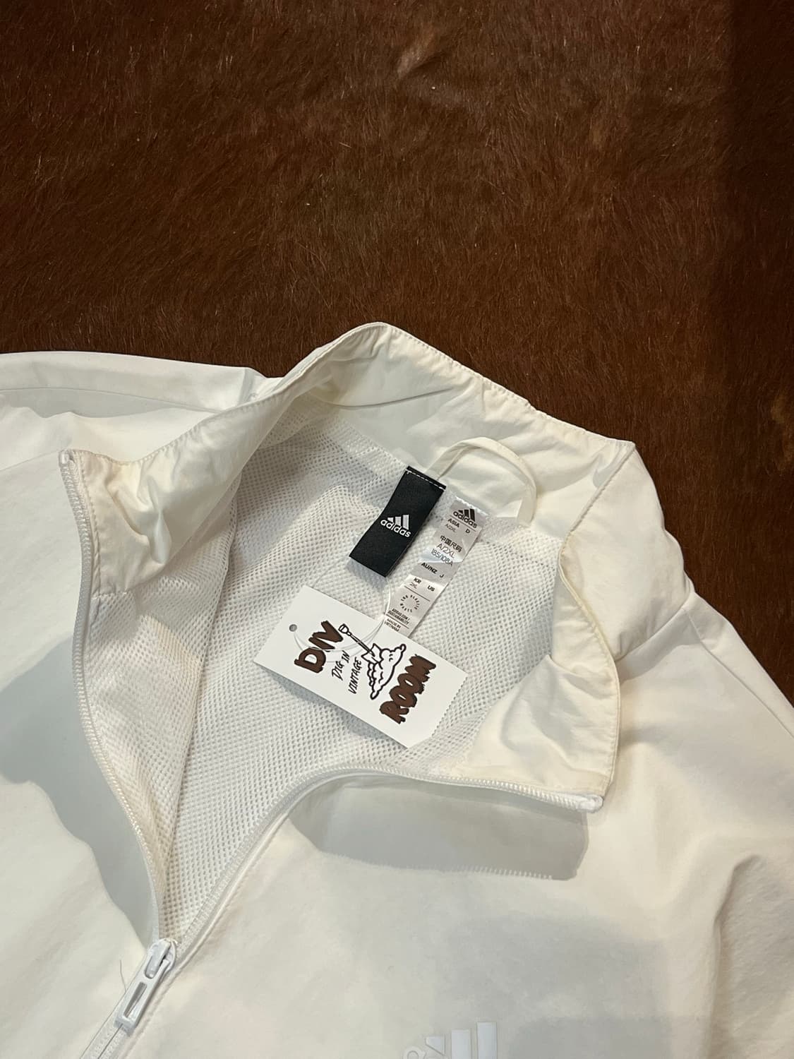 아디다스 암 로고 바람막이 상품이미지5