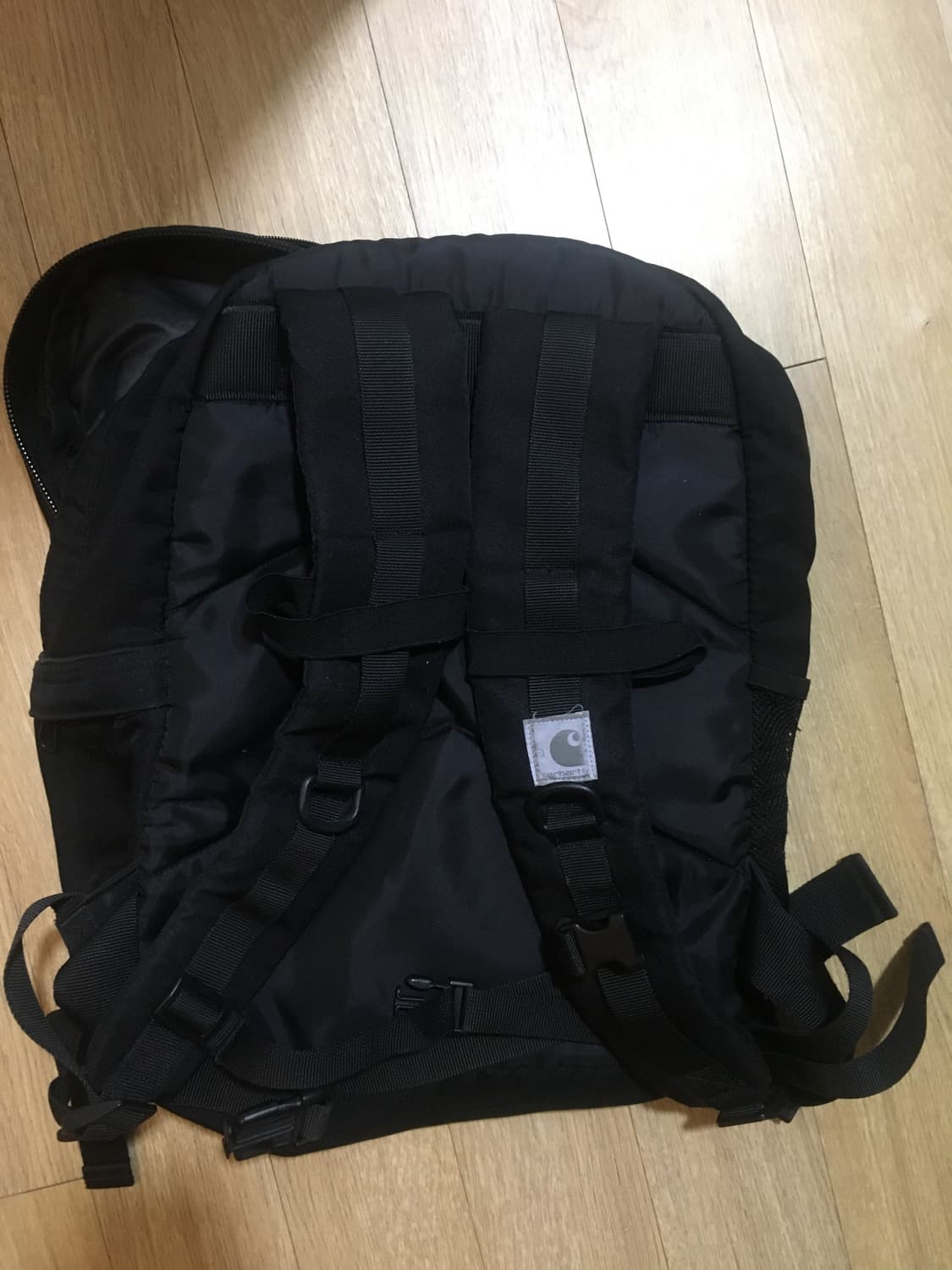 칼하트 킥플립 리플렉티브 백팩 블랙 상품이미지2