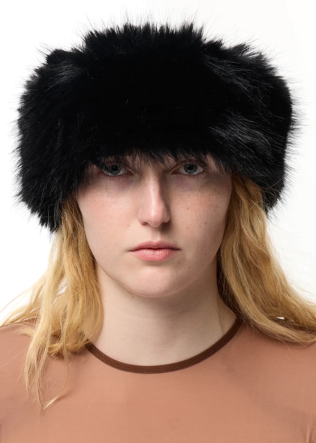 바퀘라 25fw 퍼 헤어밴드/블랙 상품이미지3