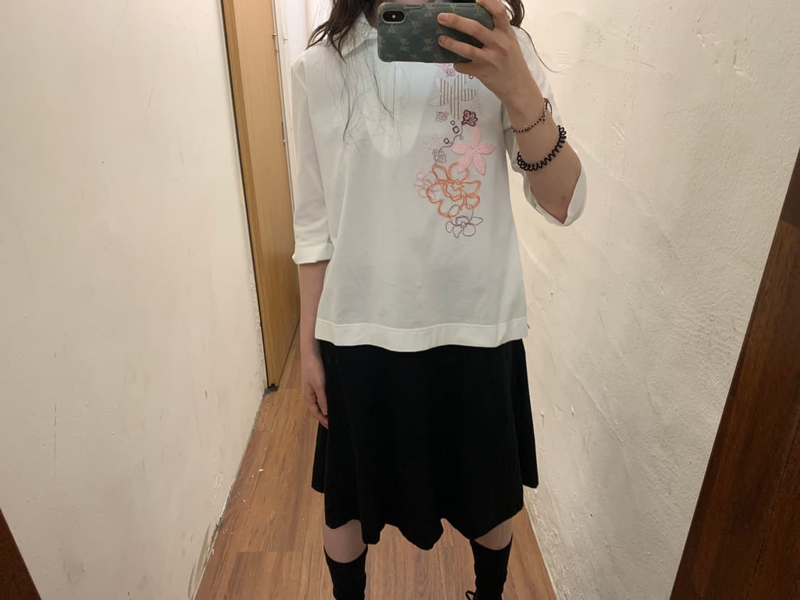 겐조 7부 PK 티셔츠 하프 집업 플라워 자수 디테일 화이트 상품이미지6