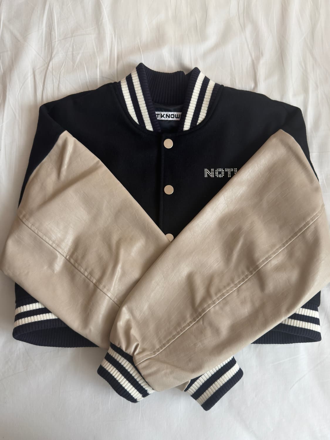 낫노잉 Crop Curved Varsity Jumper 상품이미지2